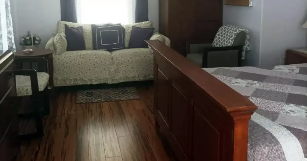 Interior guest room at Cantuta Inn in Harpers Ferry