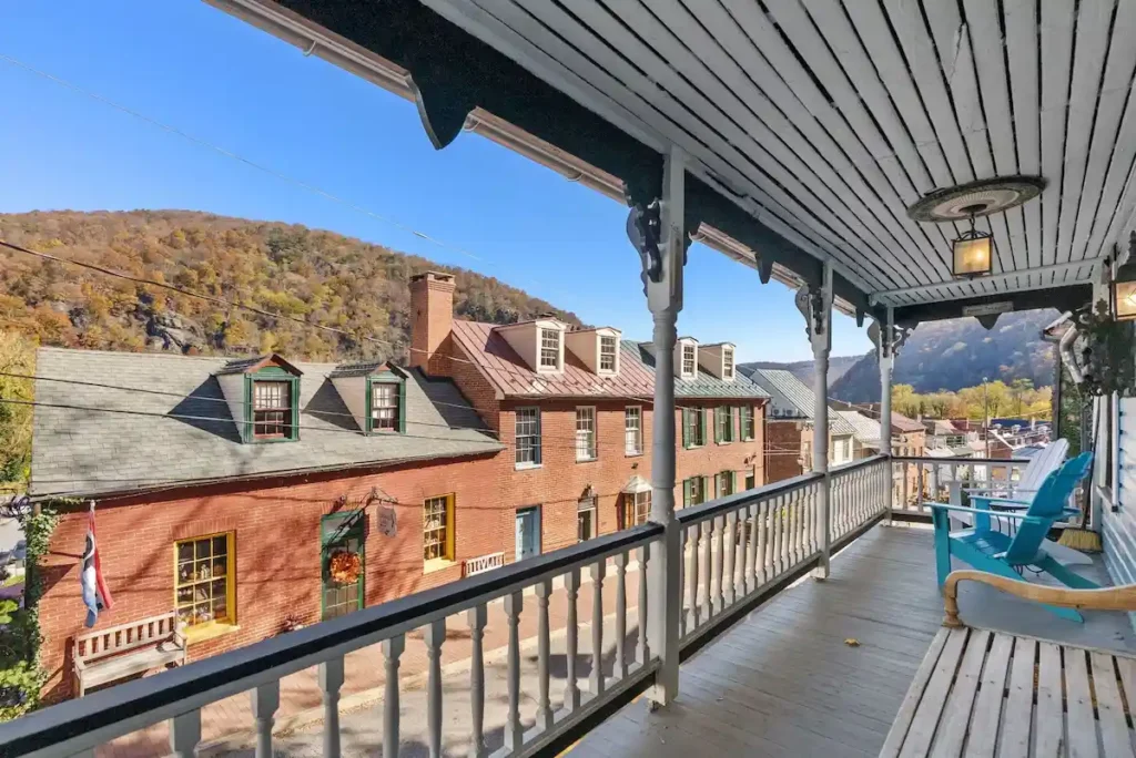High Street Historic Retreat Vacation Rental | Front Porch